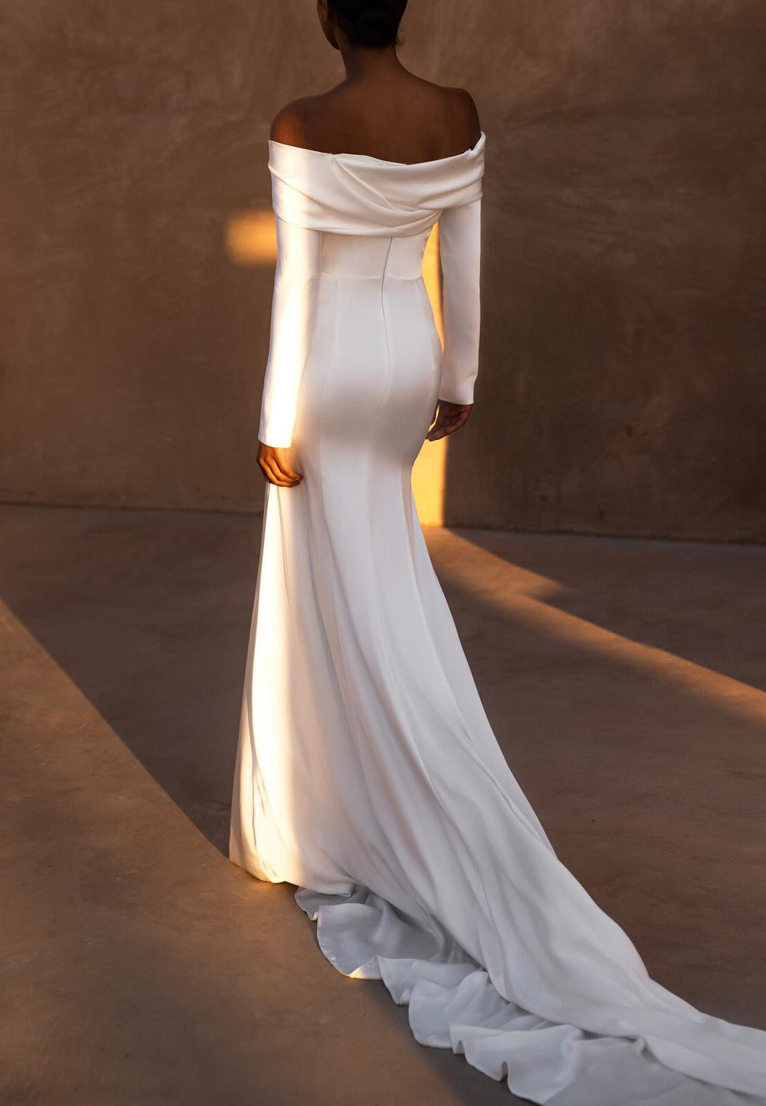 Off-Shoulder Long Sleeveless Sleek Mermaid Wedding Dress