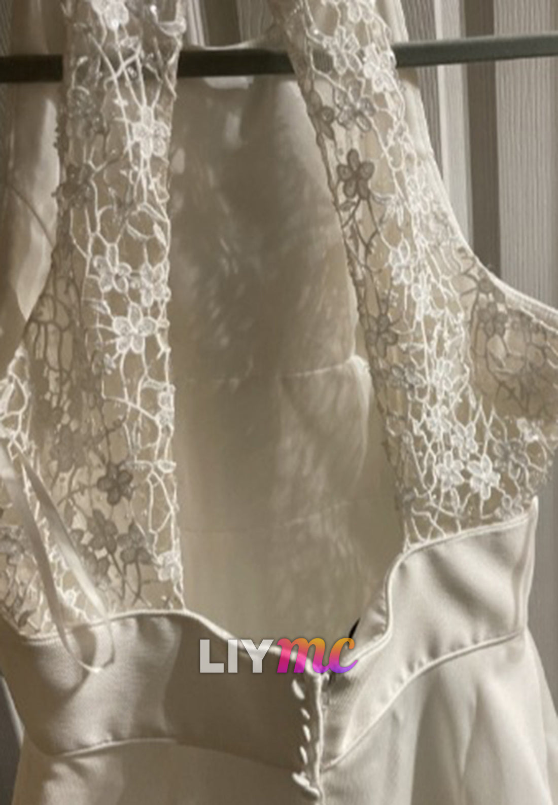 Scoop Sleeveless Appliques A-Line Midi Wedding Dress
