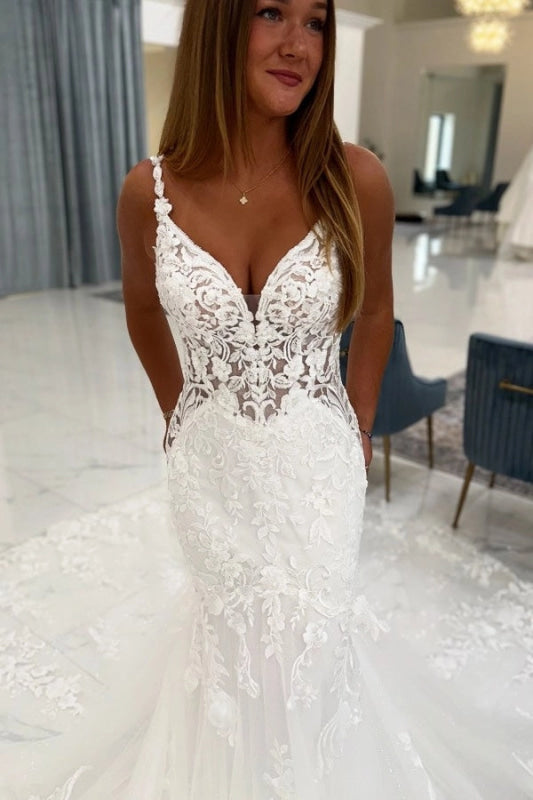 Spaghetti Straps White Mermaid Wedding Dress V-neck Tulle Lace Bridal Gown