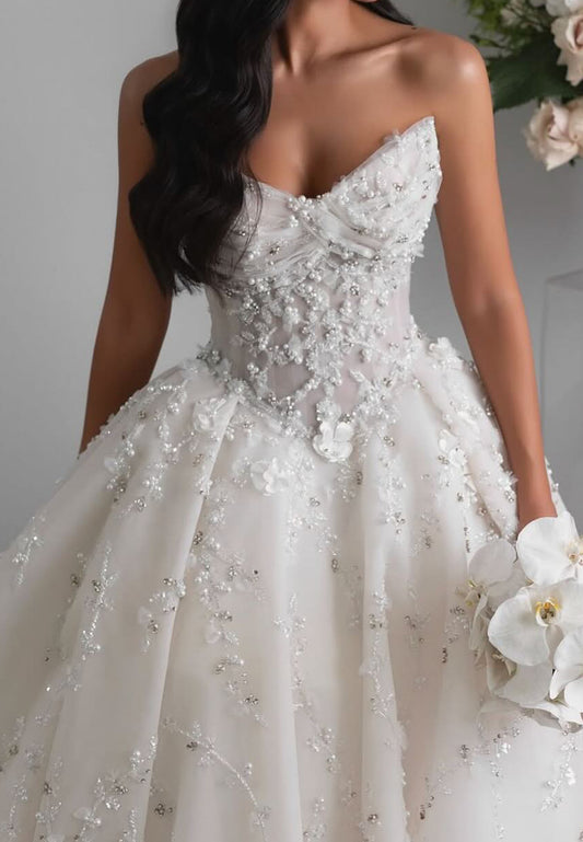 Sweetheart Sleeveless Beaded Embroidery Ball Gown Wedding Dress