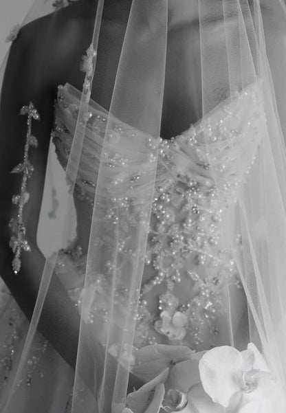 Sweetheart Sleeveless Beaded Embroidery Ball Gown Wedding Dress