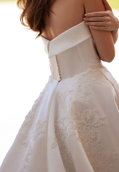 Straight Across Sleeveless Satin Appliques A-Line Wedding Dress